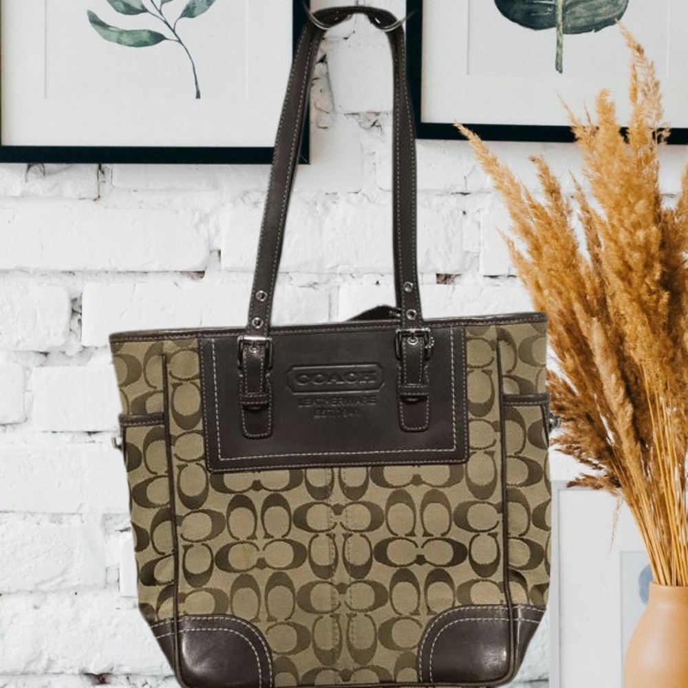 Coach Shoulder Bag in jacquard logo print
